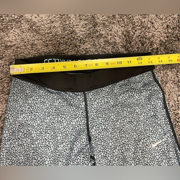 Nike dri-fit black slate blue stretch capri running pants women’s size M - Picture 10 of 12